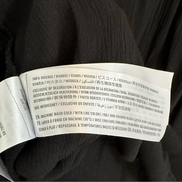 Hollister Size Medium black cold shoulder ruffle sleeve top - Picture 2 of 6